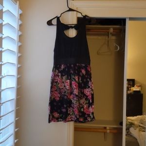 Adorable summer dress!